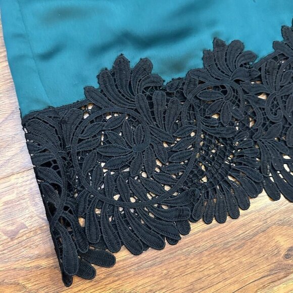 Self-portrait satin shift dress with lace trim - Picture 3 of 8